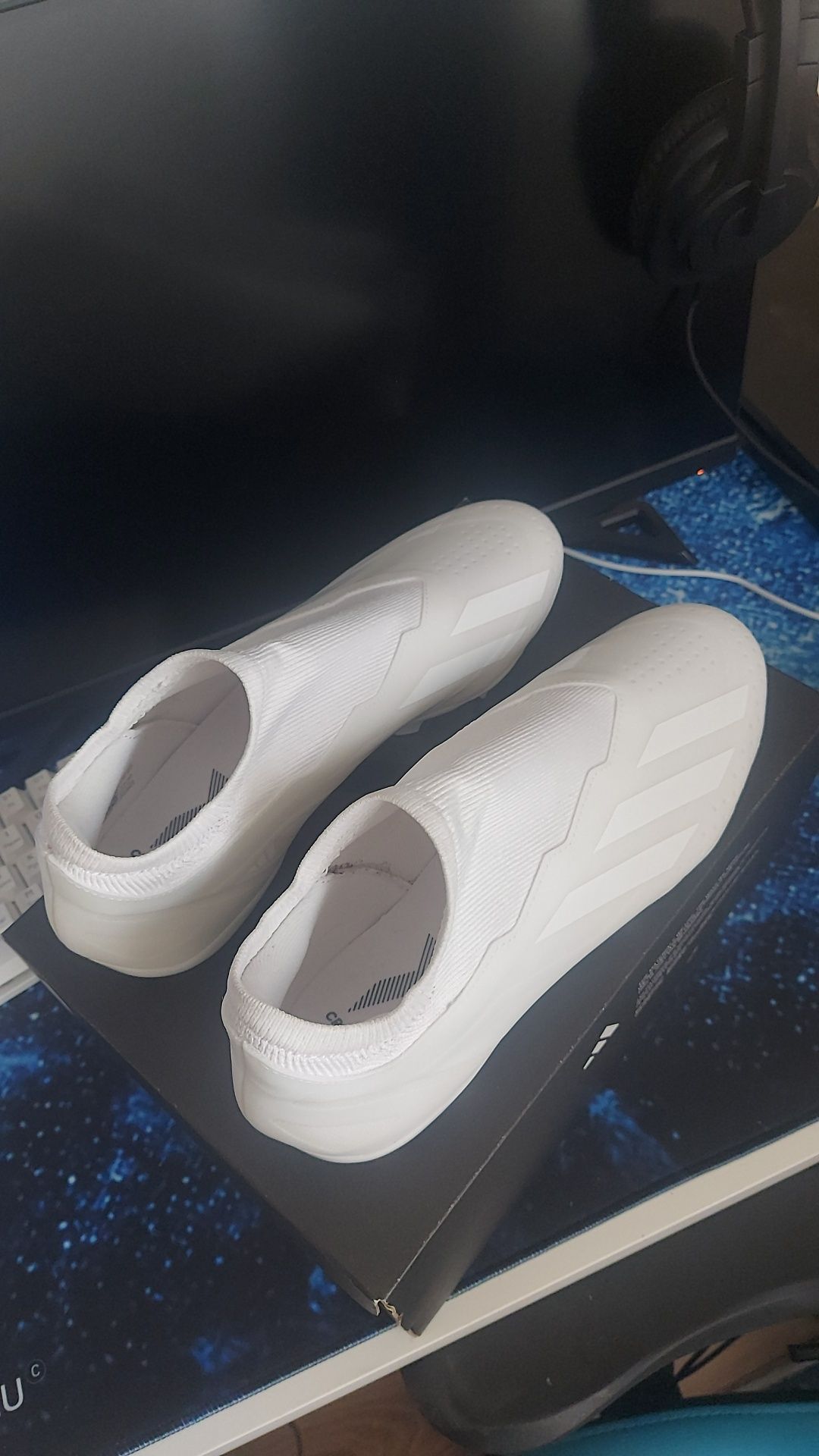 Ghete fotbal adidas crazyfast laceless nr 42⅔ noi