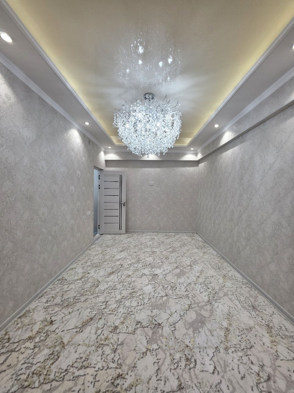 Tinchlik plaza xon saroy 2 xona 6 etaj 9 etajka