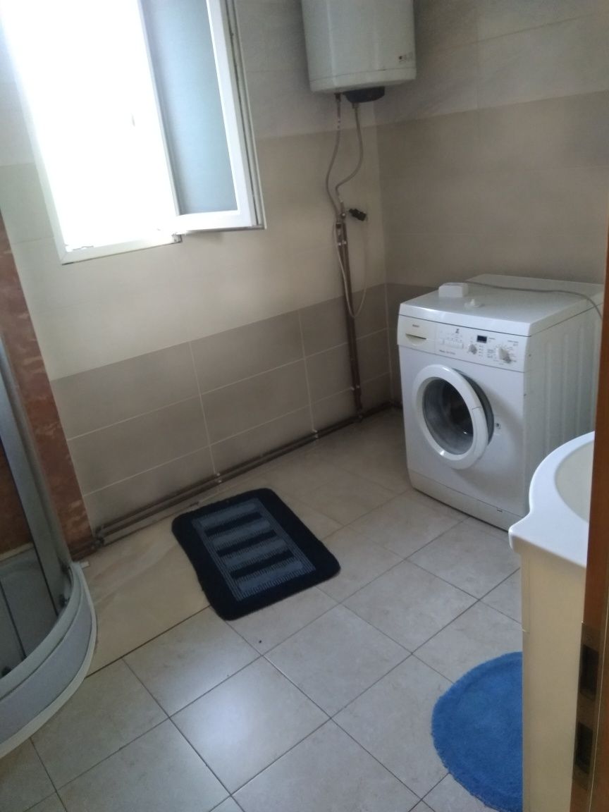 Închiriez apartament