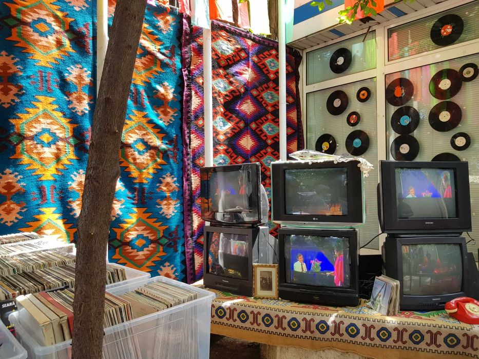 Inchiriere Decoruri TV Tub CRT Retro Radio Vintage PC Games LAN Jocuri