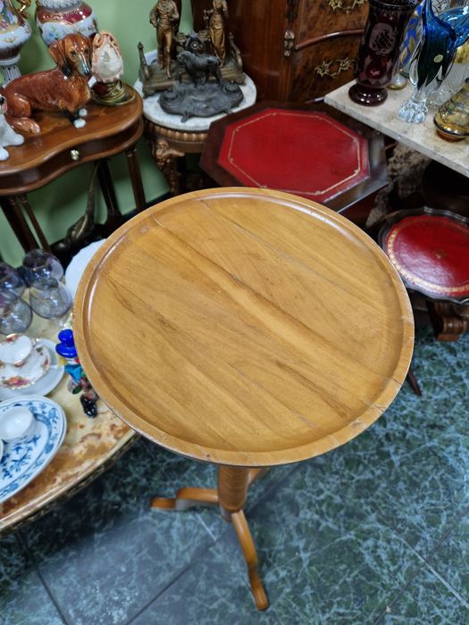 Прекрасна антикварна френска висока масичка