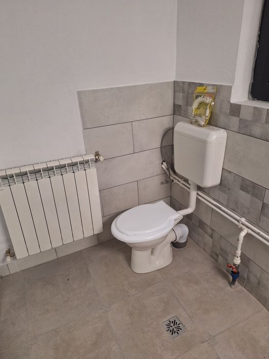 Casă și teren de vânzare