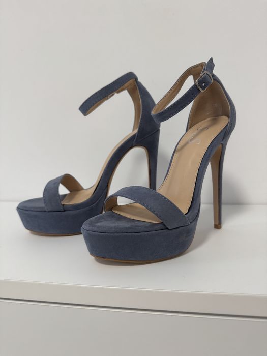 Sandale cu toc inalt 35