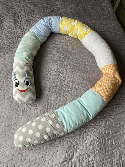 Обиколкник, възглавница за бебешка кошара