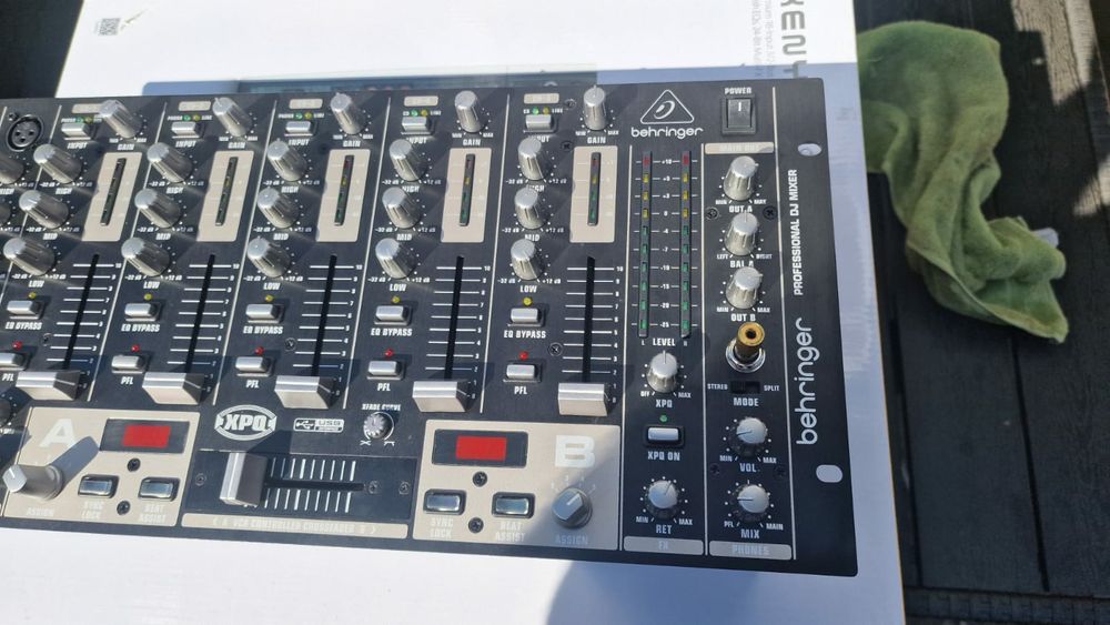 Mixer Profesional  Behringer VMX 1000 USB