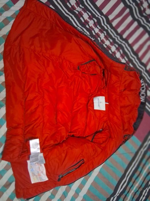 Geacă Moncler roșie