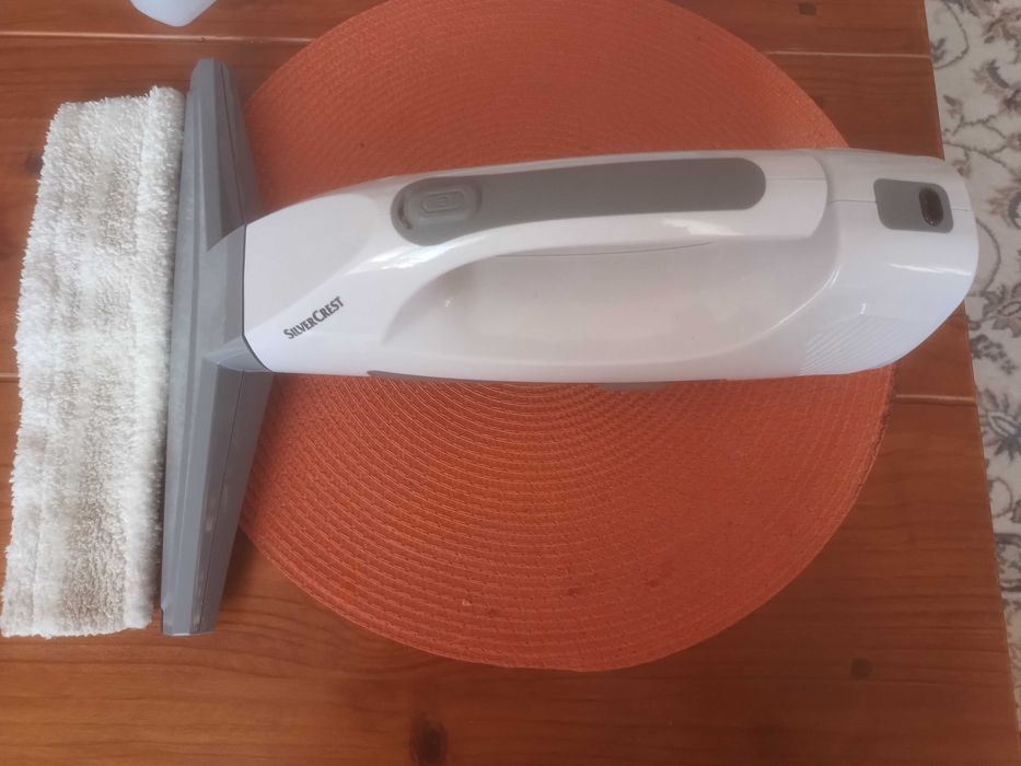 Безжична прахосмукачка за прозорци c зарядным устройством SilverCrest