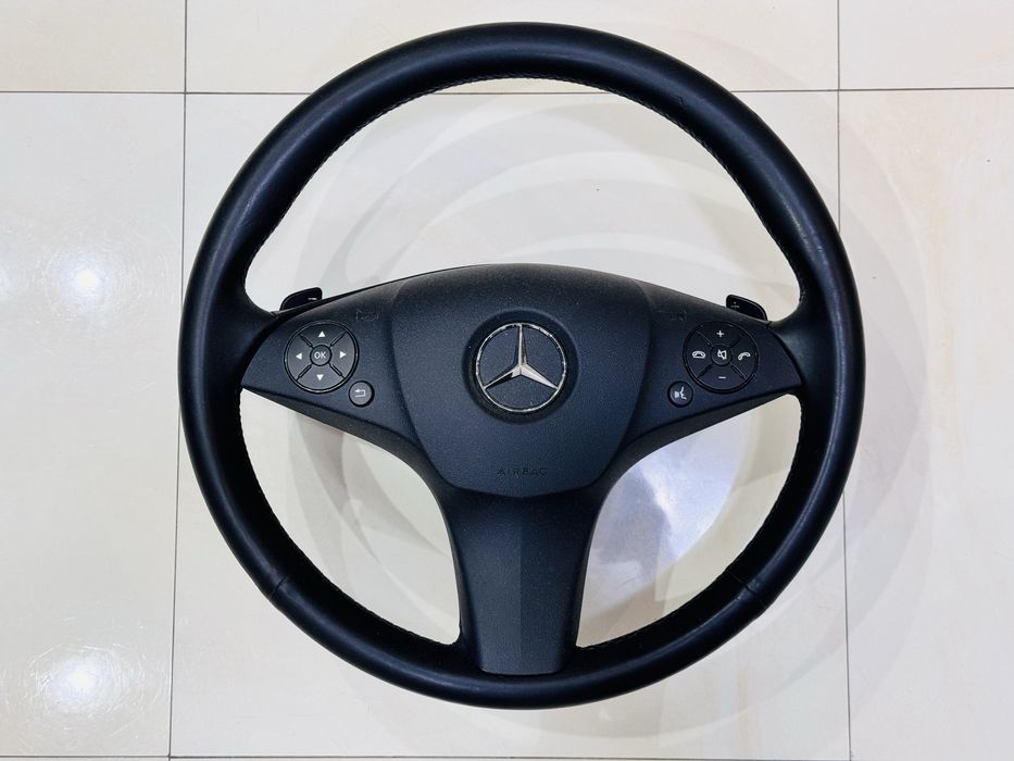 Мулти волан Mercedes W204 / C класа с пера и айбаг
