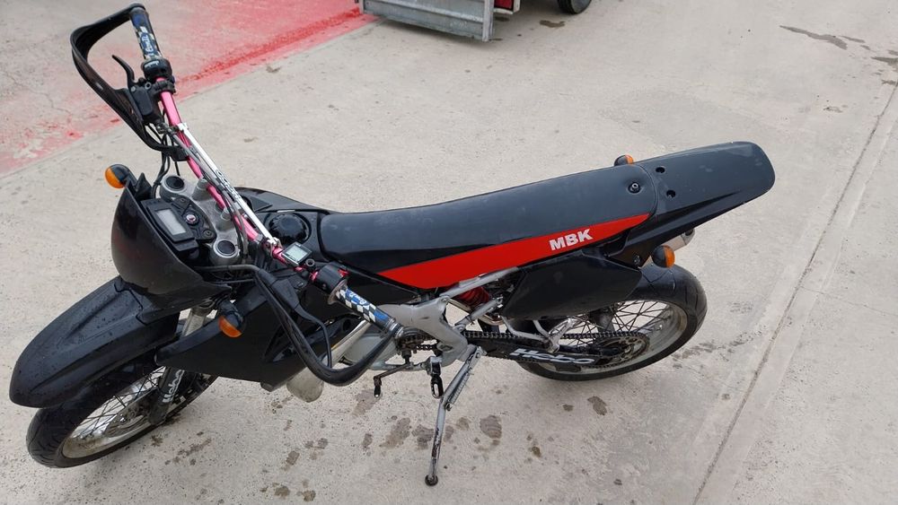 Supermoto Malaguti Mbk x limit,80 cc ,nu cross Yamaha, nu Honda,nu 125