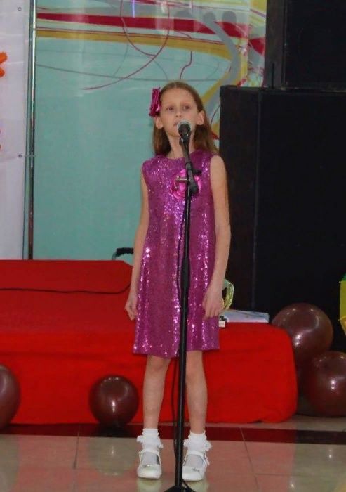 Праздничное платье на худенькую девочку 9-11 лет(рост от 130 до 140см)