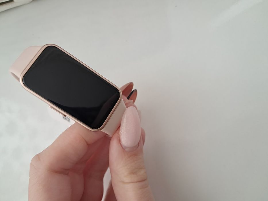 Смарт Гривна Huawei Band 8
