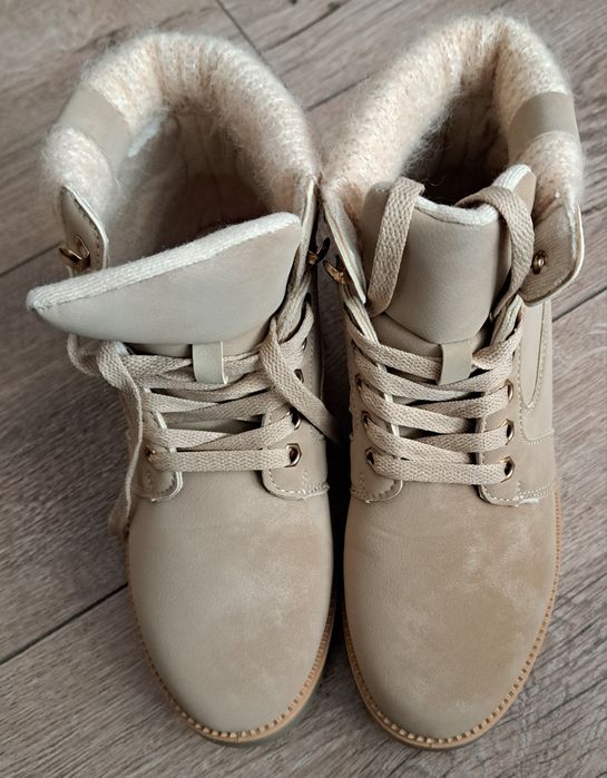 Нови дамски боти бежово