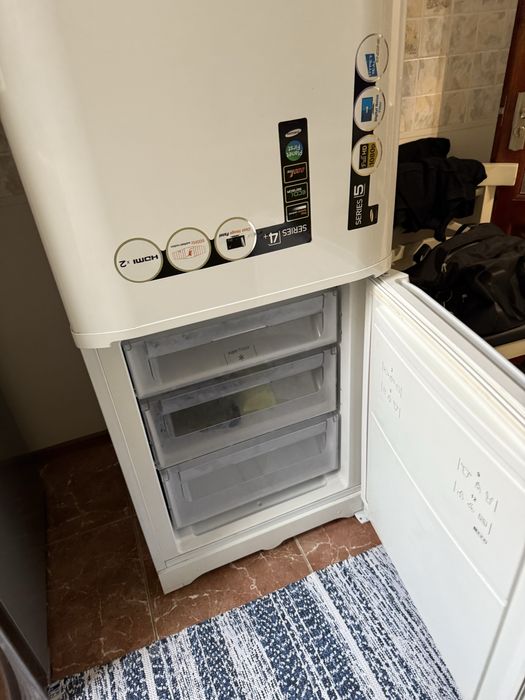 Холодильник Ariston 185 см в хорошем состоянии б/у