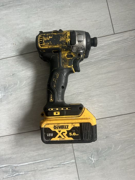 Bormașina DEWALT Originala