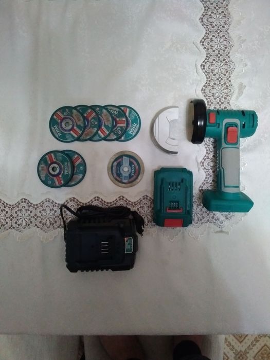 Аккумуляторный  мини ушм Тотал