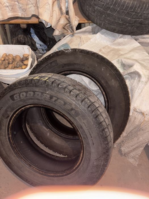 Четири зимни гуми 205/70 R15 GOODRIDE