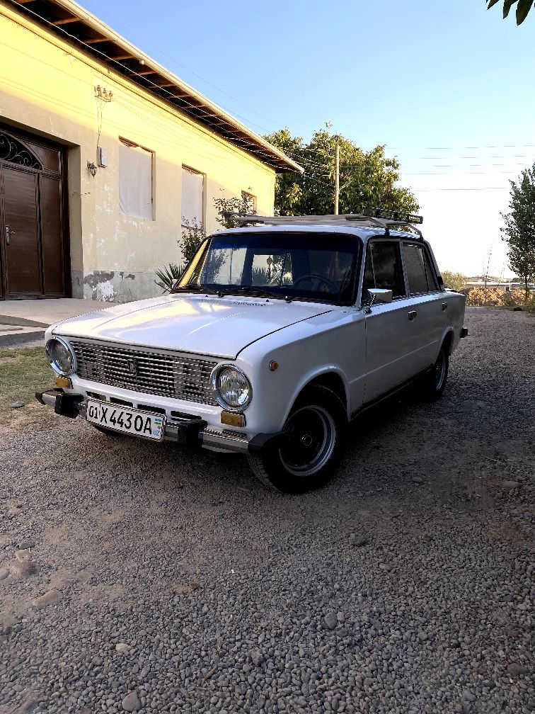 Vaz 21011   Ваз21011