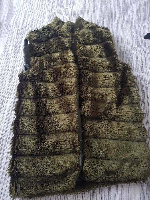 Vesta blana ÷cadou pantaloni vatuiti marimea s