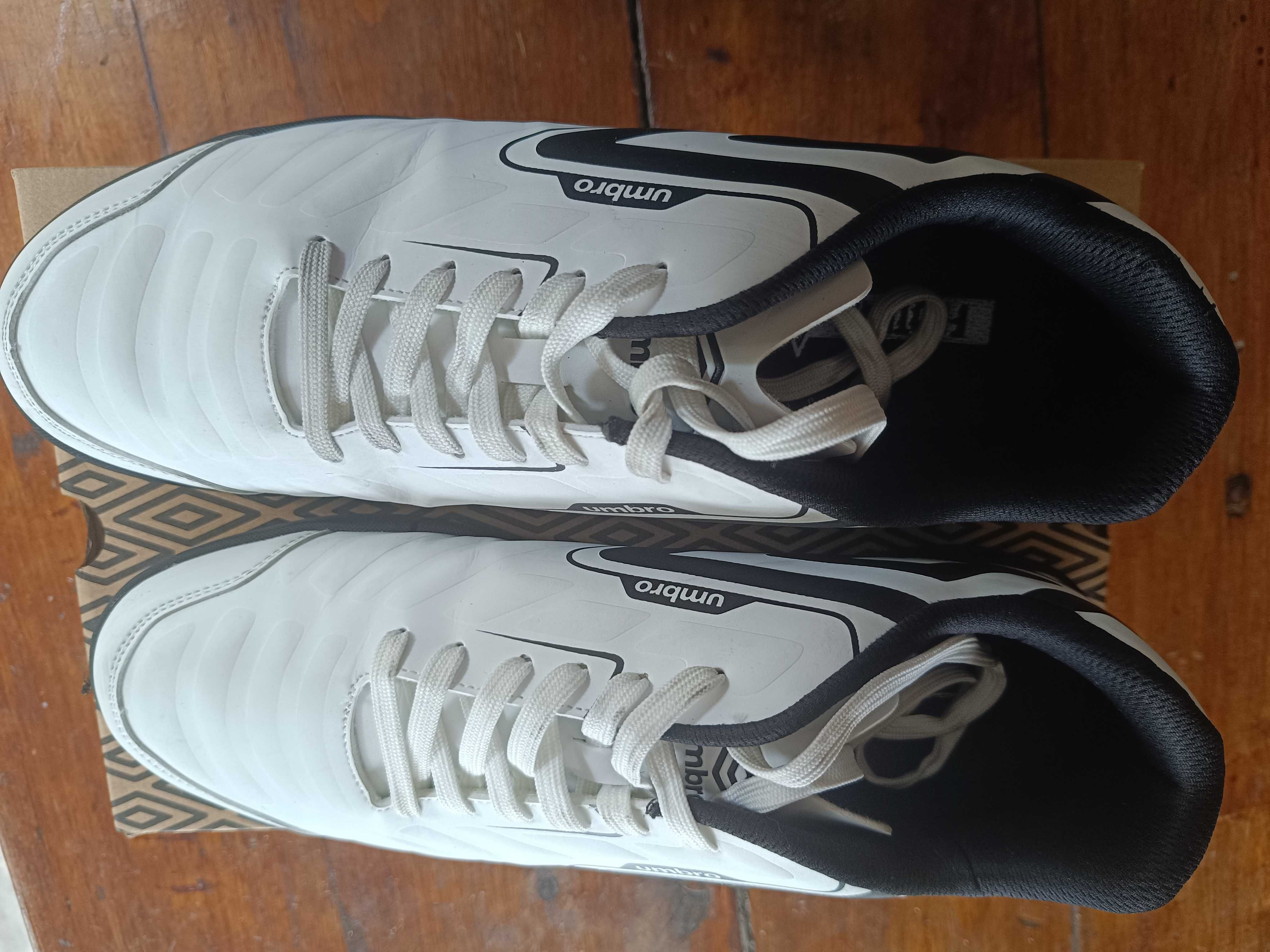 Футболни обувки Umbro