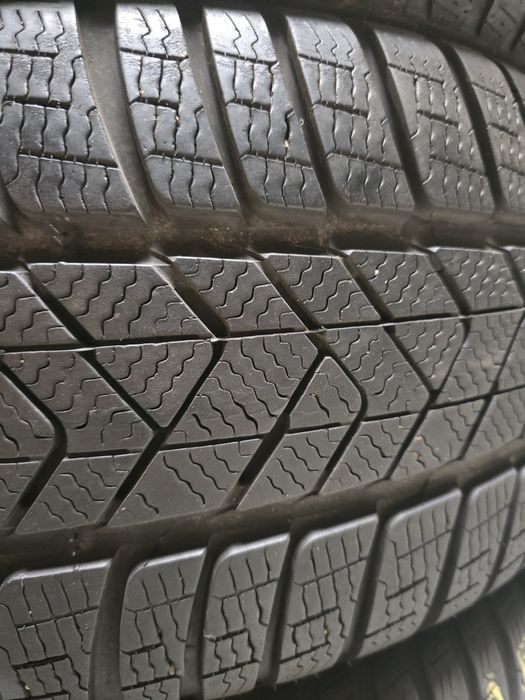 225 40 19 / 255 35 19 anvelope iarna rsc runflat set pirelli bmw Merce