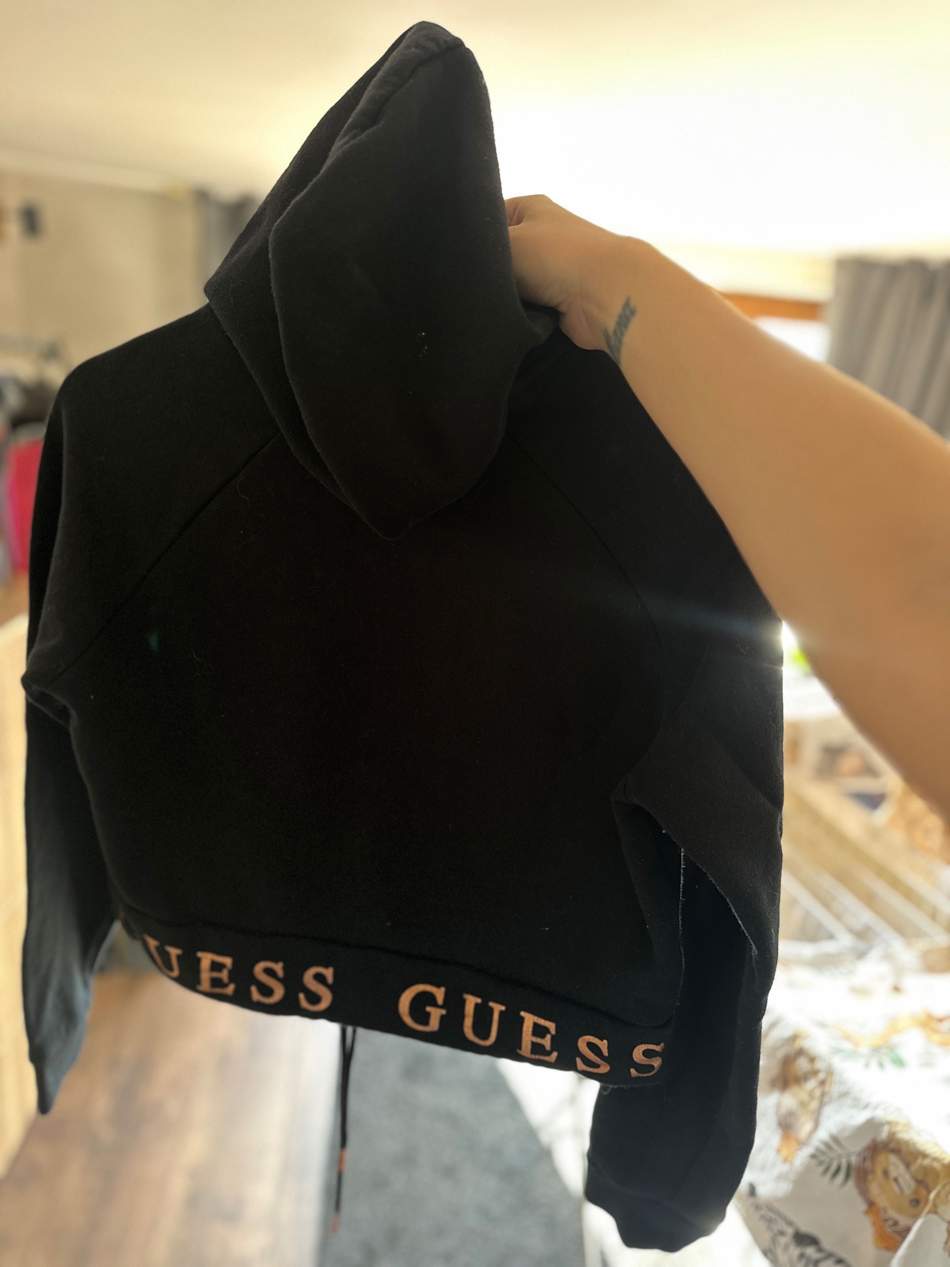 Guess черен суичър