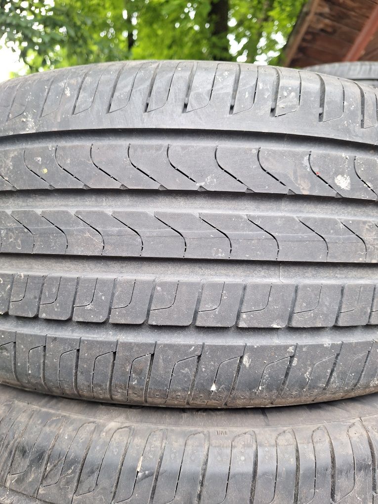 Anvelope Pireli 255/45/20 de vară 4 buc aproape noi