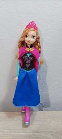 Кукла Анна от Замръзналото кралство на кънки за лед
