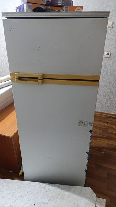 Холодильник двухкамерный