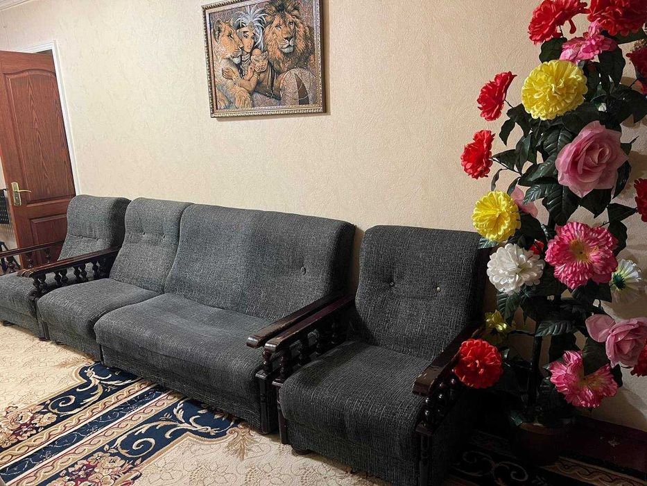 Продам комплект. мини диван + 4 кресла.