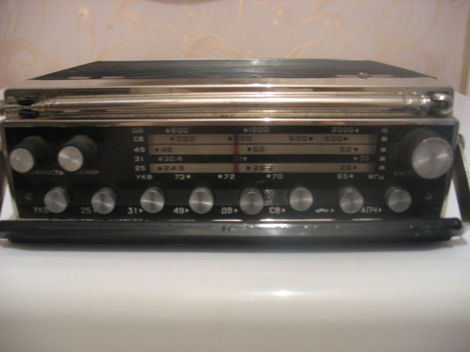 Радиоприёмник Урал-авто-2 (автомагнитола) советский СССР