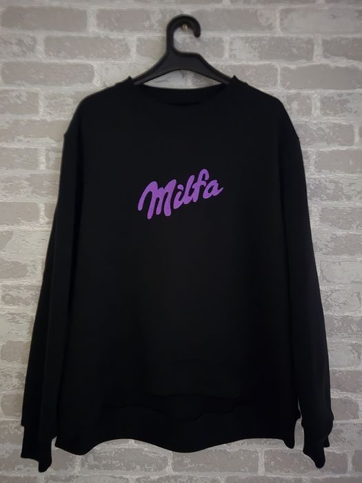 Свитшот женский с вышивкой