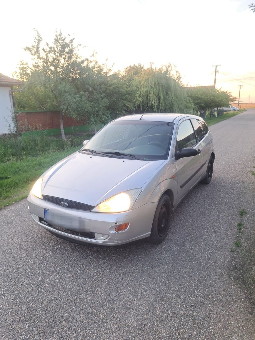 Ford Focus 1.6 i nu are acte doar copii 350€