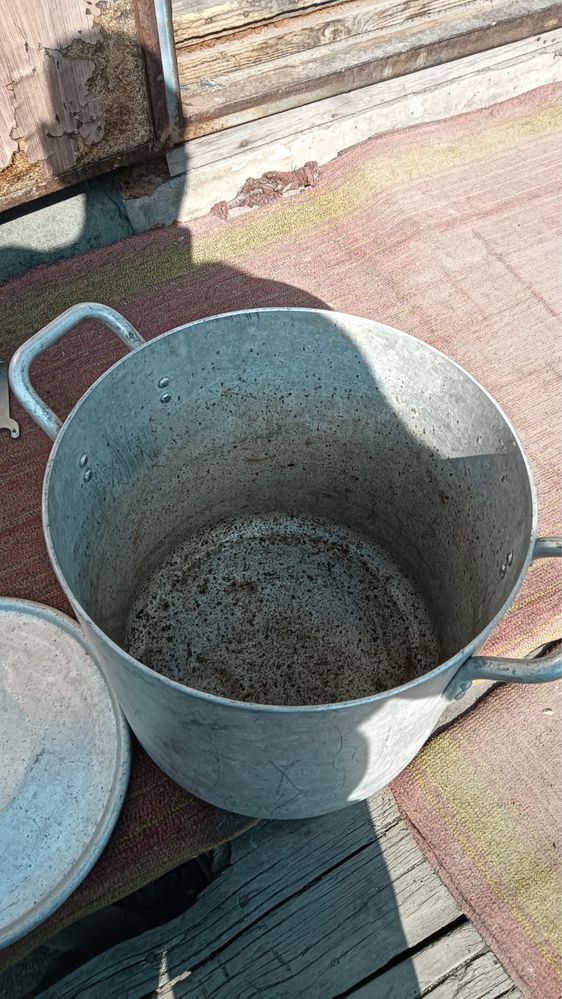 Продам ,советскую , алюминивую кастрюлю 25л