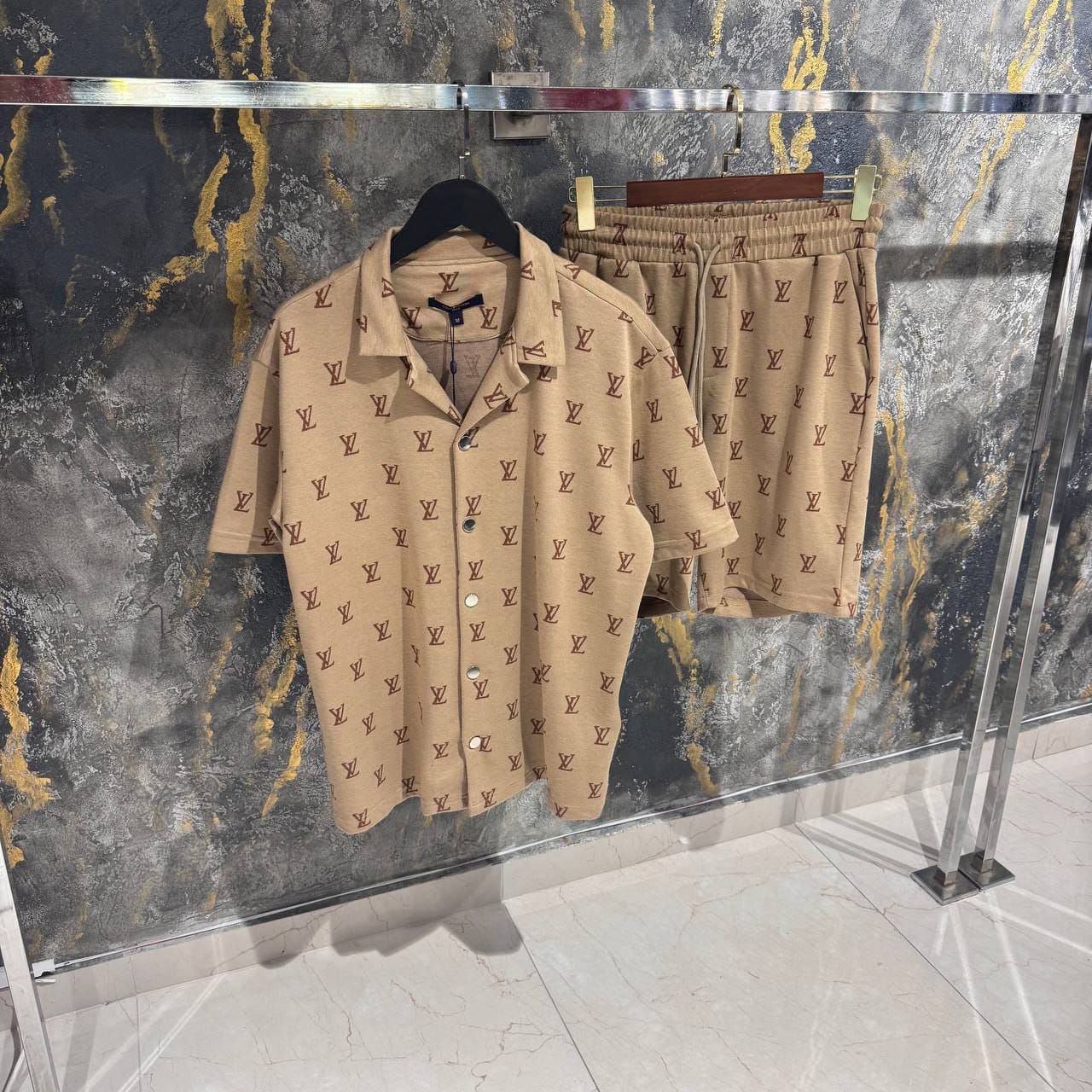 Compleu Louis Vuitton  calitate premium
