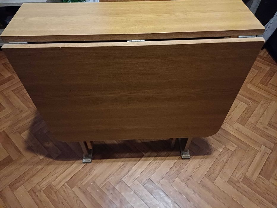 Vand masa si doua scaune