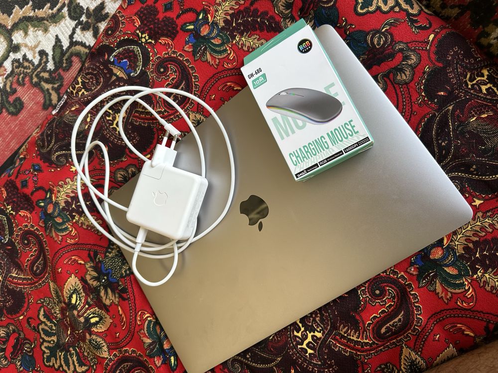 Mac book pro core i7