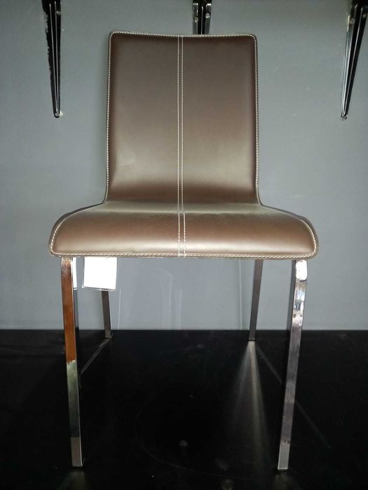 Scaun modern  metalic baza cromata, tapitat ecopiele maro 1 bucata