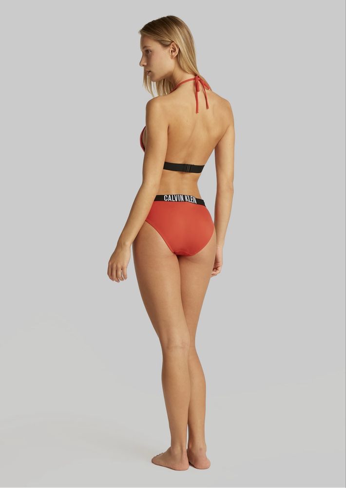 Бански на марката calvin klein