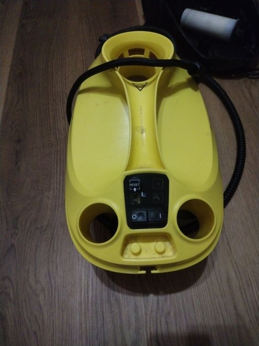 Продава се за части парочистачка Керхер SC 3