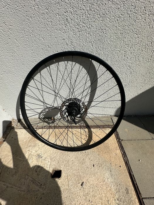Предна капла с динамо главина 28’’