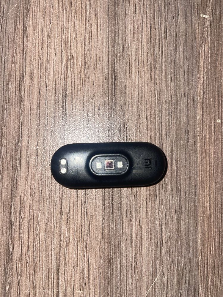 Mi fitness band 5 без зарядно и каишка
