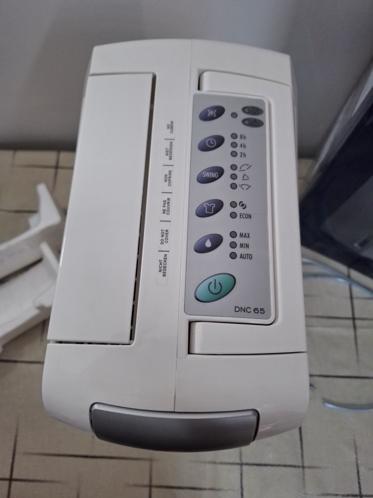 Йонизатор,влагоабсорбатор Delonghi DNC65/495W,18л/ден цвят бял
