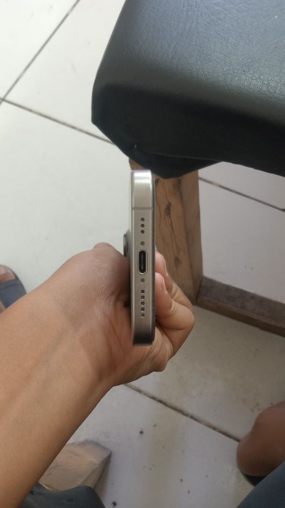 Iphone 15 pro holati edial