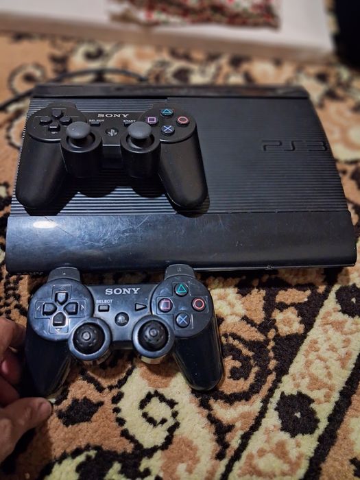 Ps 3 xolati yaxshi ishlashi zor 30 ta oyini bor