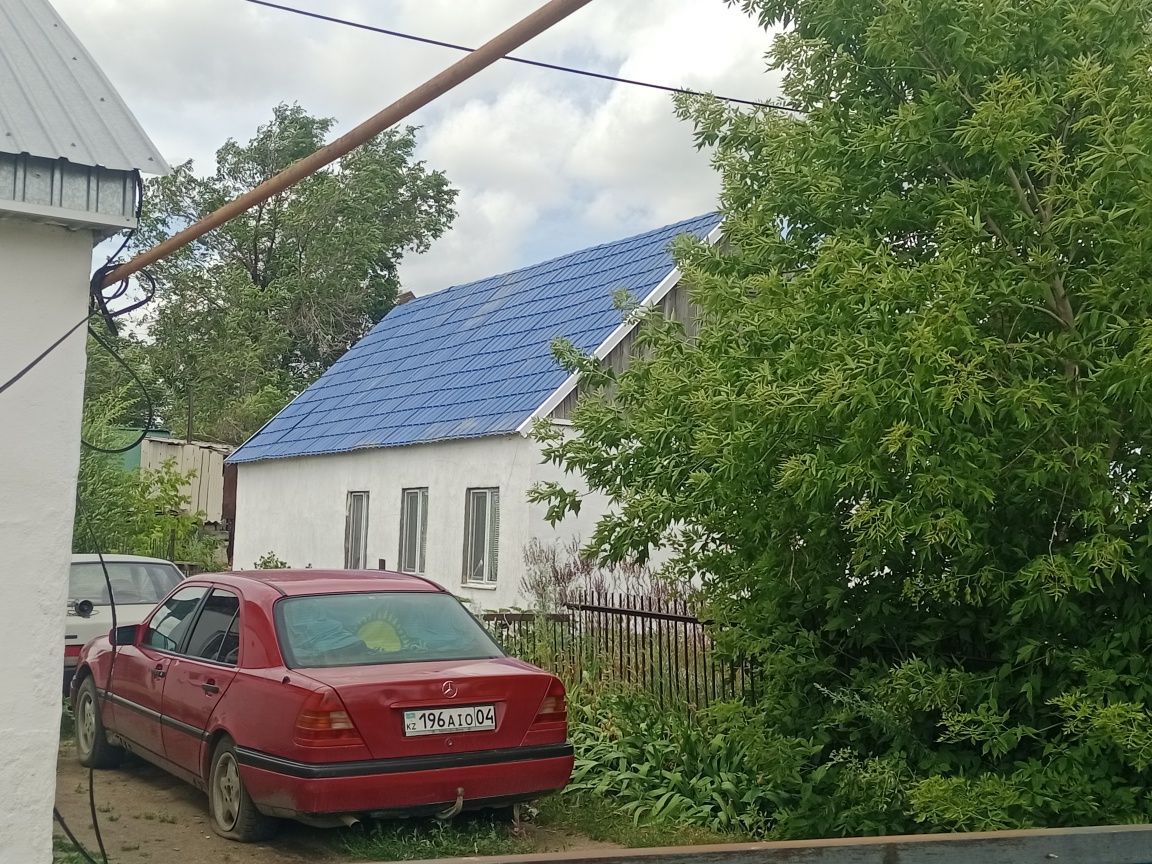 Уй сатылады  жаксы жерде орналаскан ауарайы таза суы кушти