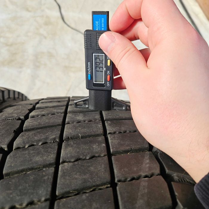 2 товарни гуми 215/75R17.5 Continental Hybrid LD3 126/124M M+S 12PR