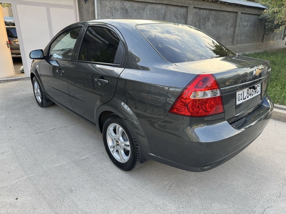 Chevrolet nexa 3