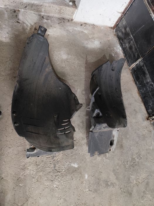 Преден десен подкалник mercedes w221