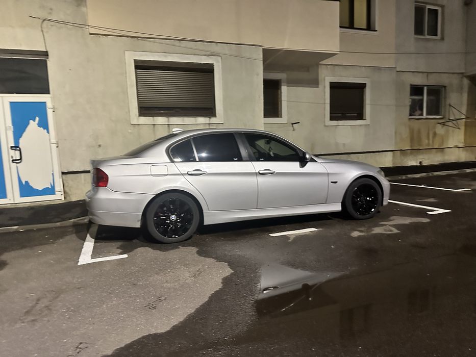 BMW e 90 2005  de vanzare,accept si schimburi tot cu automată