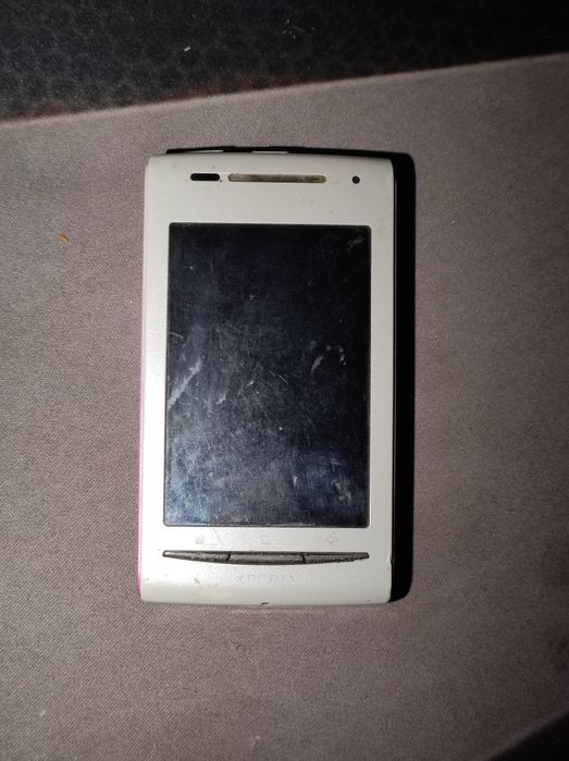 Старенький телефон Sony Xperia